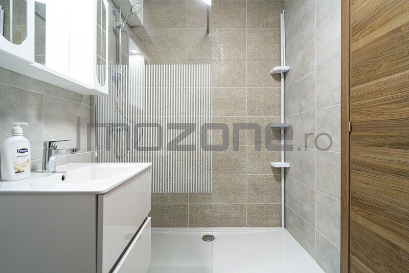 Ghencea, ap. 2 cam., mobilat, 58 mp, 9/10, parcare subterana, liber!